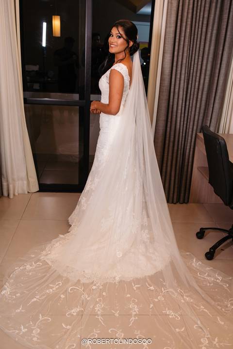 Making of da noiva, casamento, vestido de noiva, aliançados noivos, vestido da noiva, buquê d anoiva, perfume e sapato da noiva'