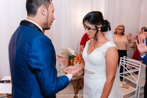 casamento, noivos, soriso noivos, vestido noiva, terno noivo, aliança noivos'