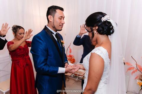 casamento, noivos, soriso noivos, vestido noiva, terno noivo, aliança noivos'