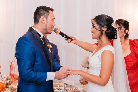 casamento, noivos, soriso noivos, vestido noiva, terno noivo, aliança noivos'