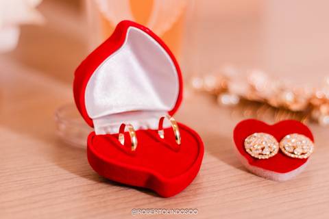 casamento, noivos, soriso noivos, vestido noiva, terno noivo, aliança noivos'