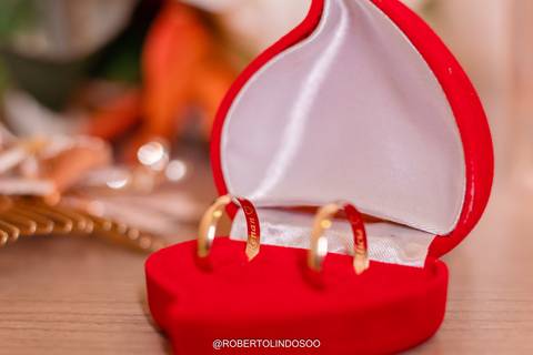 Making of da noiva, casamento, vestido de noiva, aliançados noivos, vestido da noiva, buquê d anoiva, perfume e sapato da noiva'