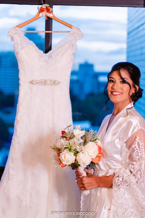 Making of da noiva, casamento, vestido de noiva, aliançados noivos, vestido da noiva, buquê d anoiva, perfume e sapato da noiva'
