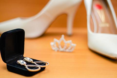 Making of noiva, manaus, brincos, sapatos e coroa da noiva'