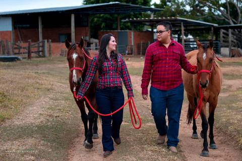 casal em ensaio fotográfico em uberlandia fotógrafo thiagomoon'