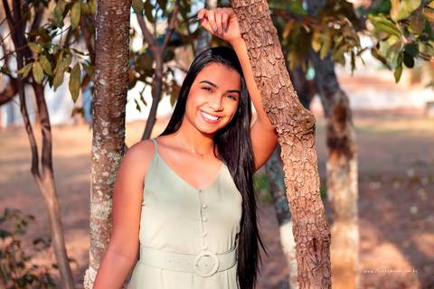 ensaio fotografico feminino em praça na cidade de uberlandia minas gerais'