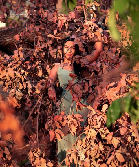 ensaio fotografico feminino em praça na cidade de uberlandia minas gerais'