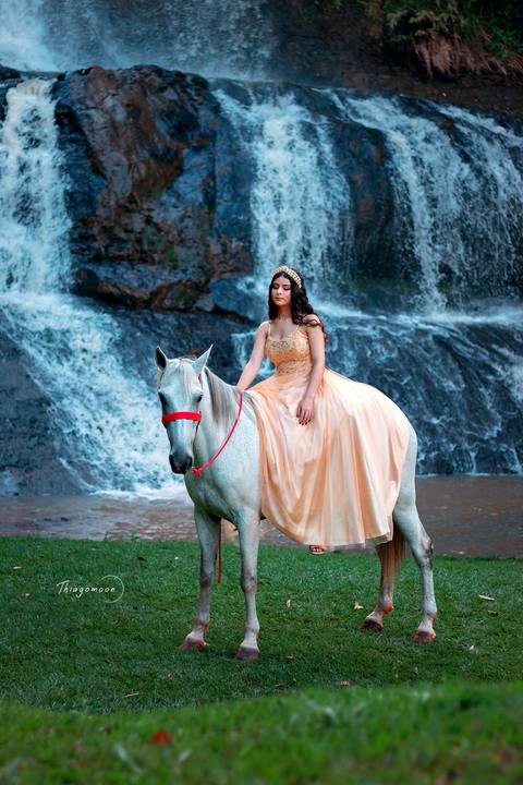 fotos do ensaio fotografico de 15 anos, ensaio de 15 anos, ensaio thiagomoon, ensaio 15 anos ANDRESSA, ensaio de 15 anos na natureza, ensaio de 15 anos na cachoeira com cavalo'
