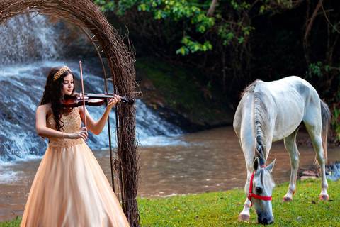 fotos do ensaio fotografico de 15 anos, ensaio de 15 anos, ensaio thiagomoon, ensaio 15 anos ANDRESSA, ensaio de 15 anos na natureza, ensaio de 15 anos na cachoeira com cavalo'