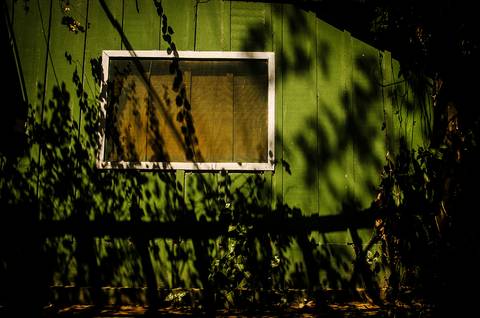 Grafismo com luz e sombra'