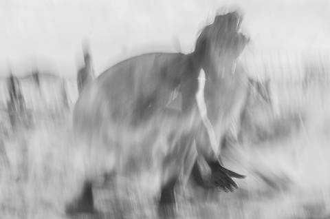 Apresentação do espetáculo Mulheres de Areia, na praia de Santos, pelo Ballet da Cidade de Santos'