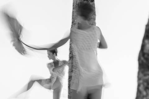 Apresentação do espetáculo Mulheres de Areia, na praia de Santos, pelo Ballet da Cidade de Santos'