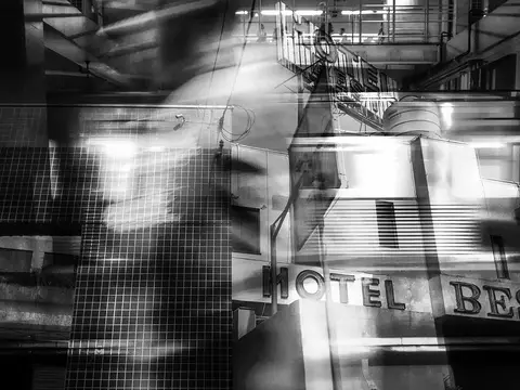 Imagem em dupla exposição que faz parte da série Urbanismo sufocado'