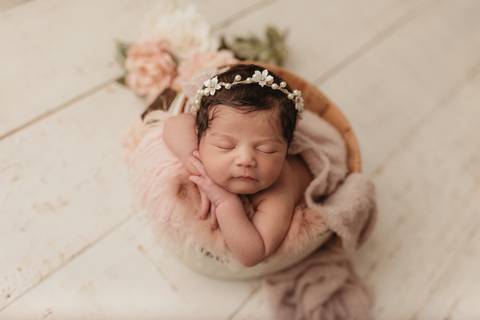 ensaio newborn, ensaio de recem nascido, fotógrafo newborn, bebê recém-nascido, bebê recém nascido menina, imagem de bebê recém nascido, fotografia newborn, fotos de bebê recém nascido'