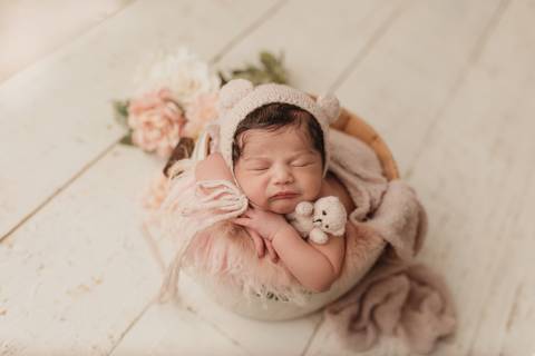 ensaio newborn, ensaio de recem nascido, fotógrafo newborn, bebê recém-nascido, bebê recém nascido menina, imagem de bebê recém nascido, fotografia newborn, fotos de bebê recém nascido'
