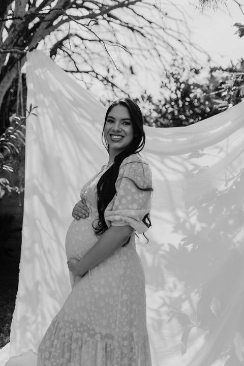 ensaio gestante, fotos de gestantes com marido, ensaio fotográfico gravidez, fotos de gestante em estudio, fotos de gestante ao ar livre ideias, ensaio gestante em estúdio, ensaio gestante estúdio casal, fotos de casal studio'