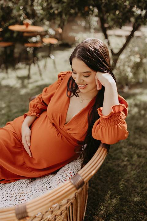 ensaio gestante, fotos de gestantes com marido, ensaio fotográfico gravidez, fotos de gestante em estudio, fotos de gestante ao ar livre ideias, ensaio gestante em estúdio, ensaio gestante estúdio casal, fotos de casal studio'