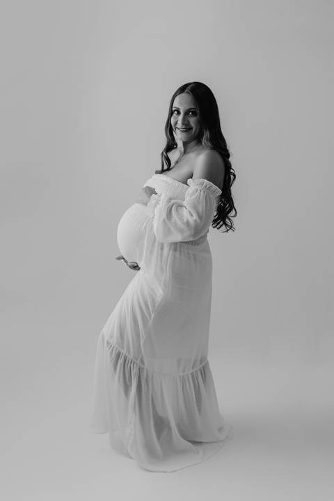 ensaio gestante, fotos de gestantes com marido, ensaio fotográfico gravidez, fotos de gestante em estudio, fotos de gestante ao ar livre ideias, ensaio gestante em estúdio, ensaio gestante estúdio casal'