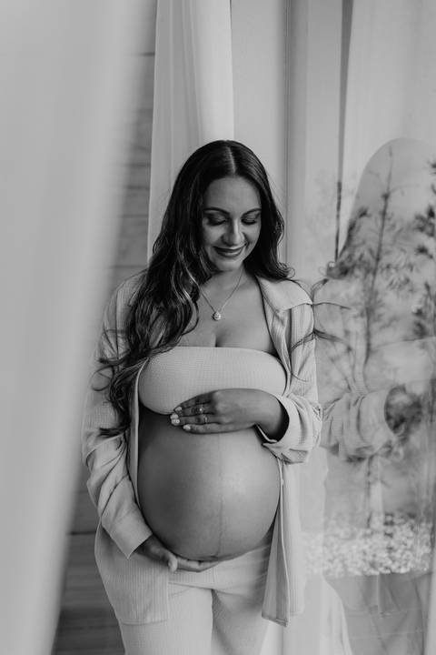 ensaio gestante, fotos de gestantes com marido, ensaio fotográfico gravidez, fotos de gestante em estudio, fotos de gestante ao ar livre ideias, ensaio gestante em estúdio, ensaio gestante estúdio casal'