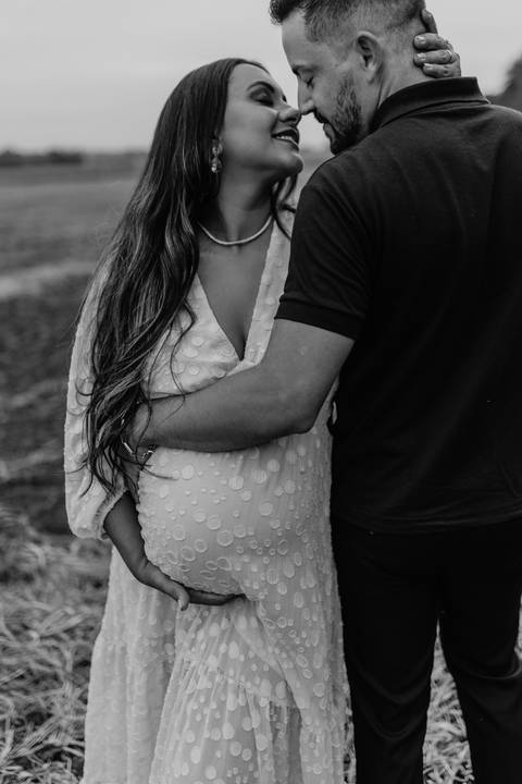 ensaio gestante, fotos de gestantes com marido, ensaio fotográfico gravidez, fotos de gestante em estudio, fotos de gestante ao ar livre ideias, ensaio gestante em estúdio, ensaio gestante estúdio casal'