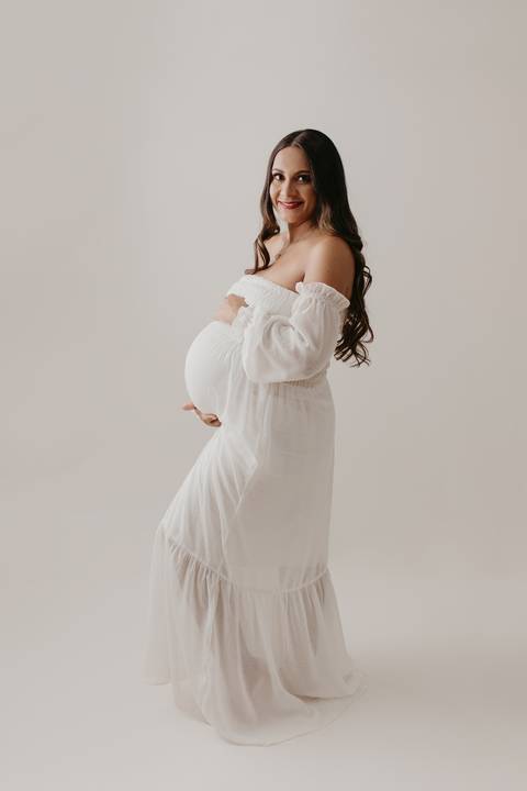 ensaio gestante, fotos de gestantes com marido, ensaio fotográfico gravidez, fotos de gestante em estudio, fotos de gestante ao ar livre ideias, ensaio gestante em estúdio, ensaio gestante estúdio casal'