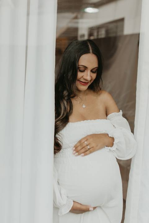 ensaio gestante, fotos de gestantes com marido, ensaio fotográfico gravidez, fotos de gestante em estudio, fotos de gestante ao ar livre ideias, ensaio gestante em estúdio, ensaio gestante estúdio casal'