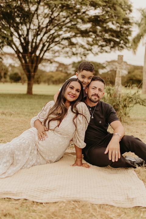 ensaio gestante, fotos de gestantes com marido, ensaio fotográfico gravidez, fotos de gestante em estudio, fotos de gestante ao ar livre ideias, ensaio gestante em estúdio, ensaio gestante estúdio casal'