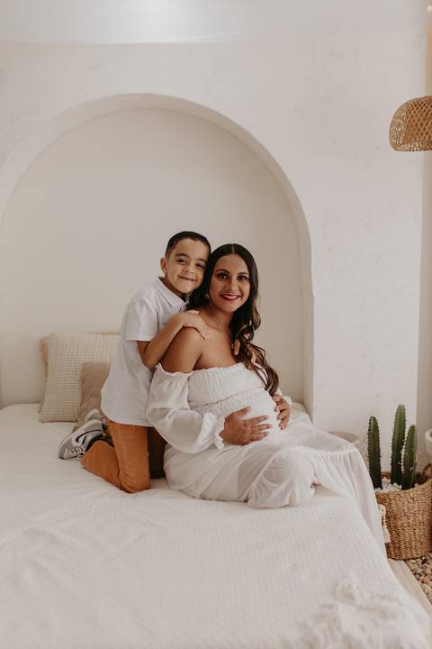 ensaio gestante, fotos de gestantes com marido, ensaio fotográfico gravidez, fotos de gestante em estudio, fotos de gestante ao ar livre ideias, ensaio gestante em estúdio, ensaio gestante estúdio casal'