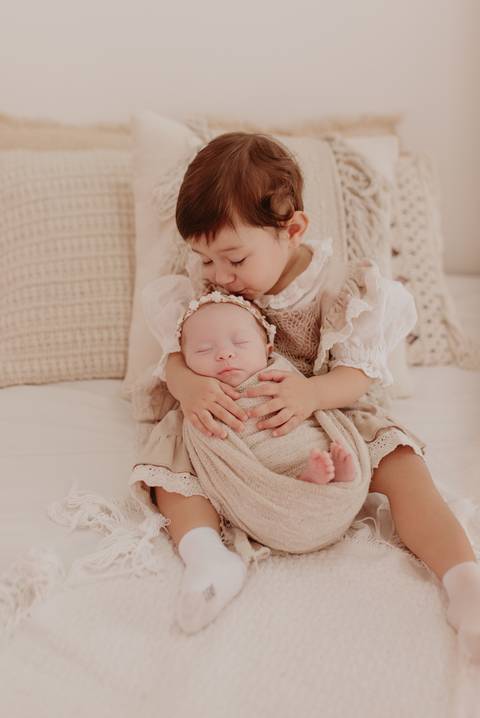 ensaio newborn, ensaio de recem nascido, fotógrafo newborn, bebê recém-nascido, bebê recém nascido menina, imagem de bebê recém nascido, fotografia newborn, fotos de bebê recém nascido'