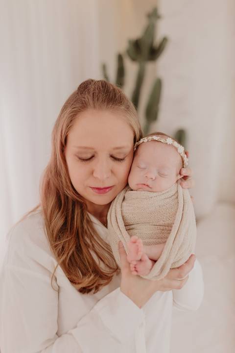 ensaio newborn, ensaio de recem nascido, fotógrafo newborn, bebê recém-nascido, bebê recém nascido menina, imagem de bebê recém nascido, fotografia newborn, fotos de bebê recém nascido'