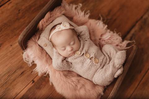 ensaio newborn, ensaio de recem nascido, fotógrafo newborn, bebê recém-nascido, bebê recém nascido menina, imagem de bebê recém nascido, fotografia newborn, fotos de bebê recém nascido'