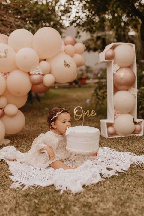 Fotografia de bebĂȘ
Ensaio de bebĂȘ
Smash the Cake'