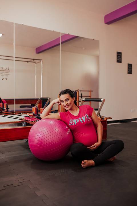 Ensaio de Gestante, Ensaio de Gestante Londrina, Ensaio de Gestante Cambé, Ensaio de Gestante Rolândia, Ensaio de Gestante no Studio, Gravidinha, Gestante Pilates, Gestante fazendo Pilates, Ensaio Pilates, Ensaio de Gestante Pilates'
