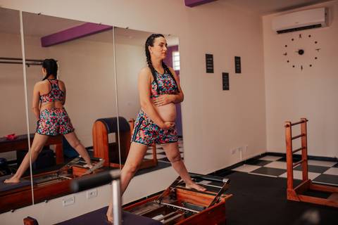 Ensaio de Gestante, Ensaio de Gestante Londrina, Ensaio de Gestante Cambé, Ensaio de Gestante Rolândia, Ensaio de Gestante no Studio, Gravidinha, Gestante Pilates, Gestante fazendo Pilates, Ensaio Pilates, Ensaio de Gestante Pilates'