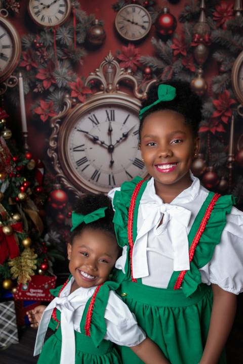 Natal e a Importância do Tempo - Modelo Maria Luísa e Maria Flor.'