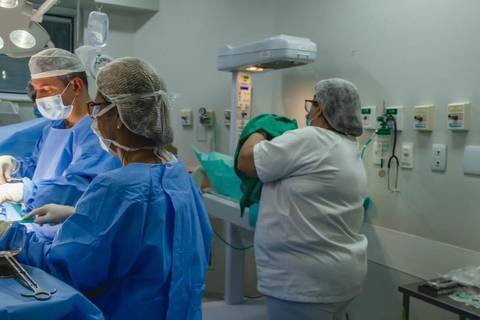 Fotografia de parto na Perinatal da Barra - RJ'