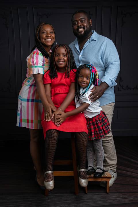 Registrar nossa família é eternizar o amor em cada fase da vida. Tive a honra de capturar esse ensaio em Campo Grande, Rio de Janeiro, transformando momentos em lembranças que duram para sempre.'