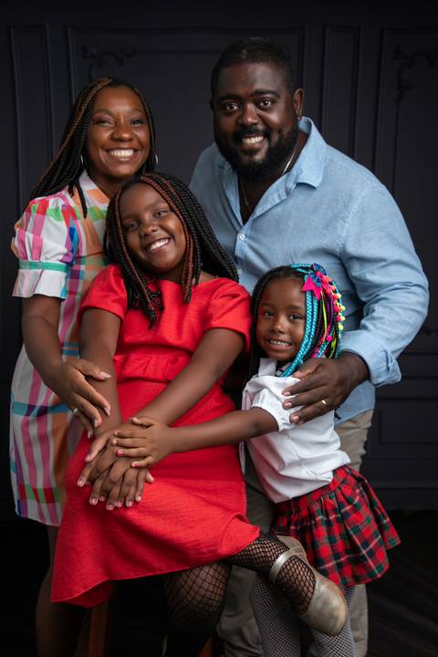 Registrar nossa família é eternizar o amor em cada fase da vida. Tive a honra de capturar esse ensaio em Campo Grande, Rio de Janeiro, transformando momentos em lembranças que duram para sempre.'
