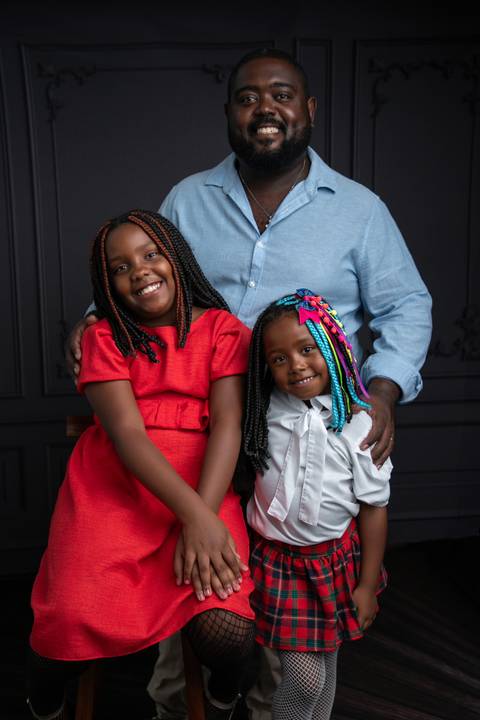 Registrar nossa família é eternizar o amor em cada fase da vida. Tive a honra de capturar esse ensaio em Campo Grande, Rio de Janeiro, transformando momentos em lembranças que duram para sempre.'