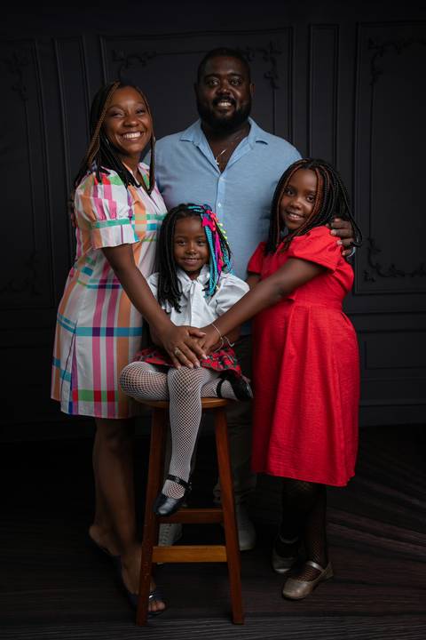 Registrar nossa família é eternizar o amor em cada fase da vida. Tive a honra de capturar esse ensaio em Campo Grande, Rio de Janeiro, transformando momentos em lembranças que duram para sempre.'