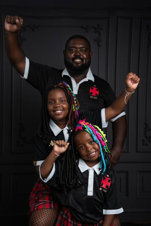 Registrar nossa família é eternizar o amor em cada fase da vida. Tive a honra de capturar esse ensaio em Campo Grande, Rio de Janeiro, transformando momentos em lembranças que duram para sempre.'