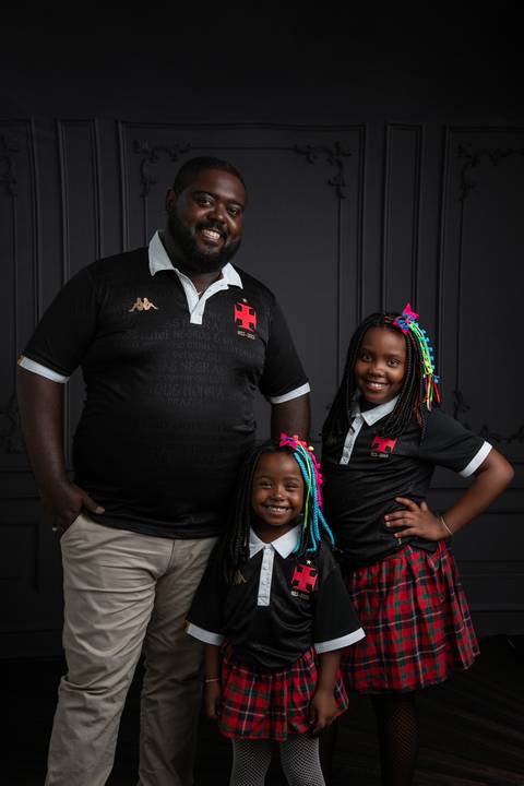 Registrar nossa família é eternizar o amor em cada fase da vida. Tive a honra de capturar esse ensaio em Campo Grande, Rio de Janeiro, transformando momentos em lembranças que duram para sempre.'