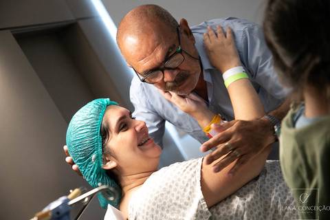 Artur chegou para multiplicar o amor da família. Para Alice, um irmão para a vida toda; para Priscila e Davi, um novo capítulo cheio de emoção; para avós e familiares, a alegria de ver a história continuar.'