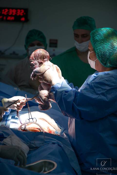 Artur chegou para multiplicar o amor da família. Para Alice, um irmão para a vida toda; para Priscila e Davi, um novo capítulo cheio de emoção; para avós e familiares, a alegria de ver a história continuar.'