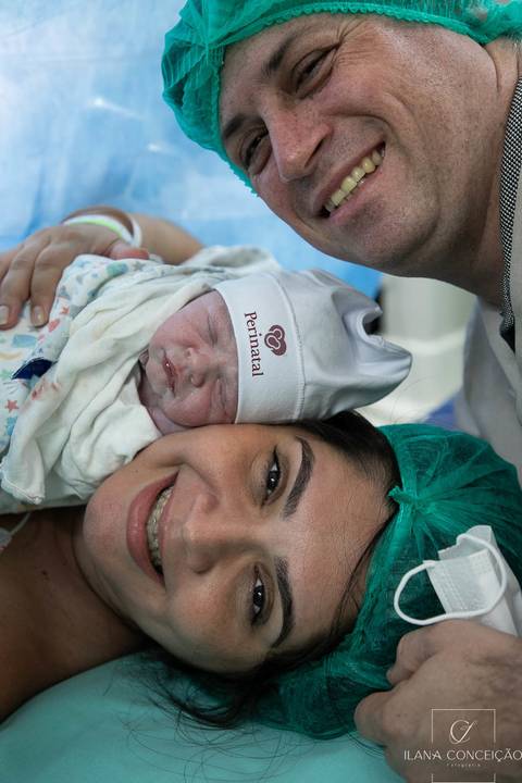 Artur chegou para multiplicar o amor da família. Para Alice, um irmão para a vida toda; para Priscila e Davi, um novo capítulo cheio de emoção; para avós e familiares, a alegria de ver a história continuar.'