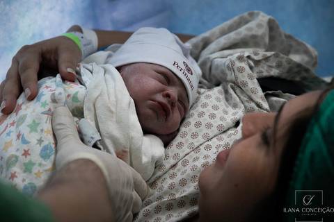 Artur chegou para multiplicar o amor da família. Para Alice, um irmão para a vida toda; para Priscila e Davi, um novo capítulo cheio de emoção; para avós e familiares, a alegria de ver a história continuar.'