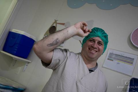 Artur chegou para multiplicar o amor da família. Para Alice, um irmão para a vida toda; para Priscila e Davi, um novo capítulo cheio de emoção; para avós e familiares, a alegria de ver a história continuar.'