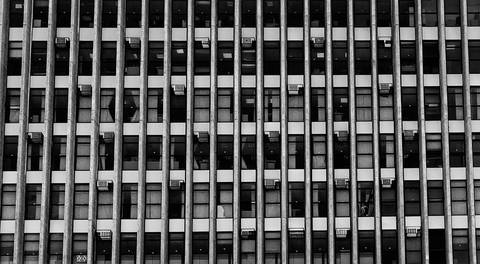 arquitetura em preto e branco'