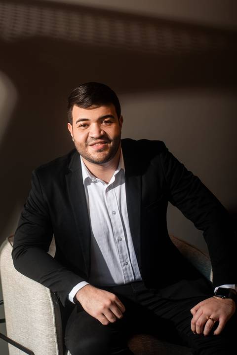 Ensaio fotografico profissional corporativo de marca pessoal dentista empresario em juazeiro do norte'