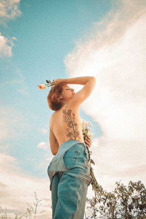 Ensaios fotografico com por do sol no logradouro  horto em juazeiro do norte ensaio sensual '